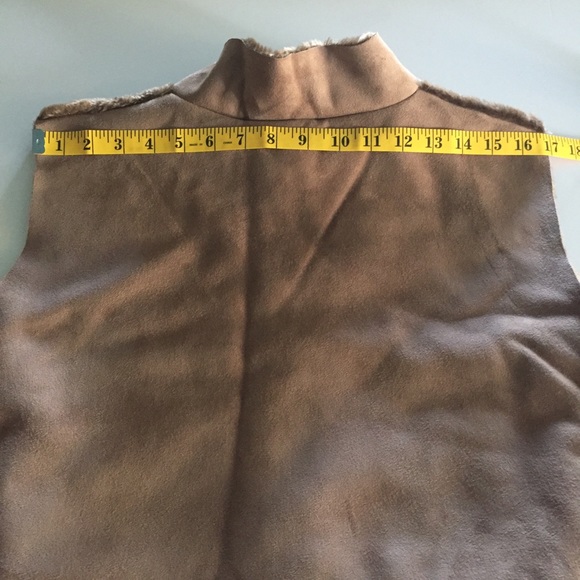 VINTAGE Andrea Jovine Faux Shearling Vest - Size Large - Picture 4 of 9